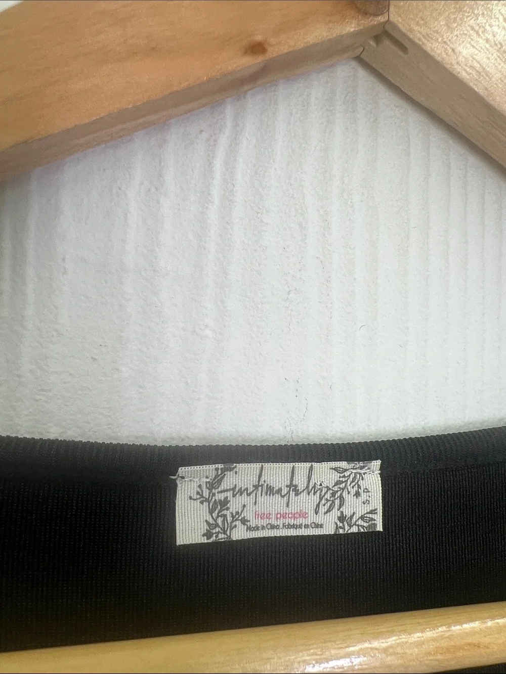Free People closure flaws small